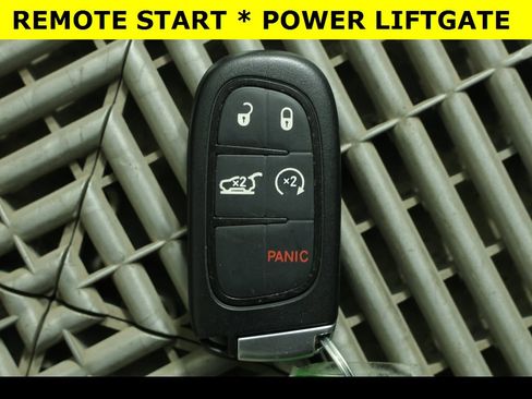 Used 2022 Jeep Cherokee Latitude Lux w/ Sun & Sound Group image 8