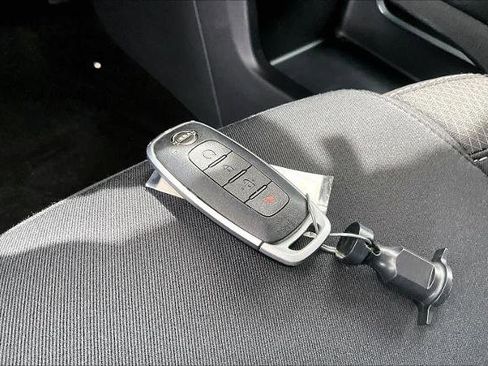 Certified 2024 Nissan Pathfinder SV FWD image 14