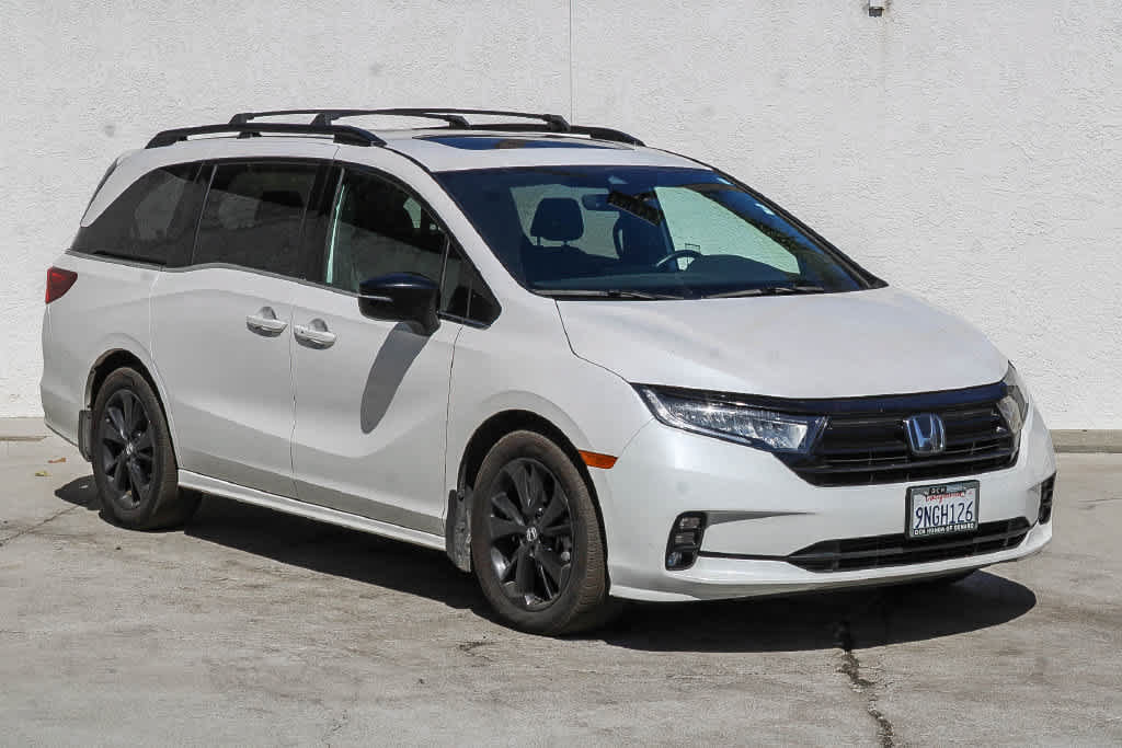 Used 2024 Honda Odyssey Sport image 3