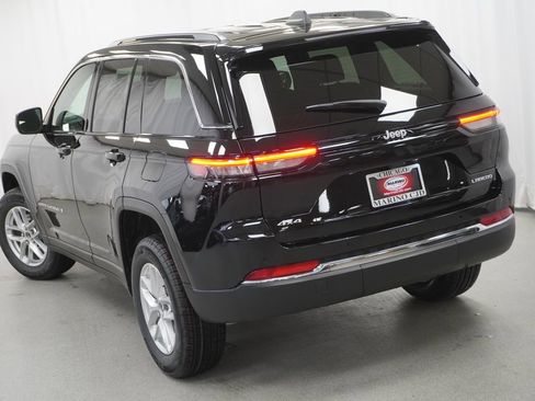 New 2026 Jeep Grand Cherokee Laredo AWD/4WD image 10
