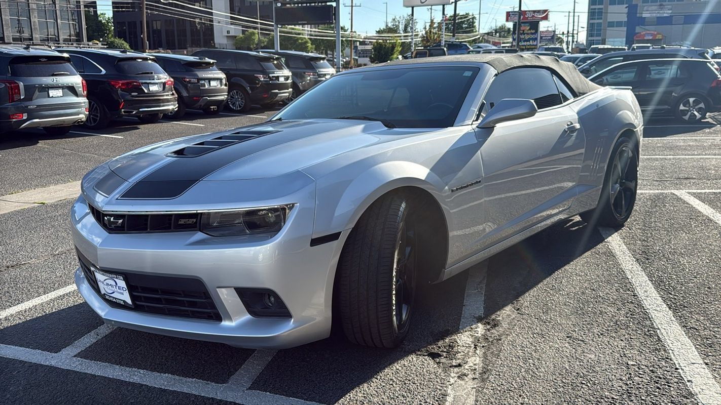 Used 2015 Chevrolet Camaro SS w/ RS Package RWD image 7