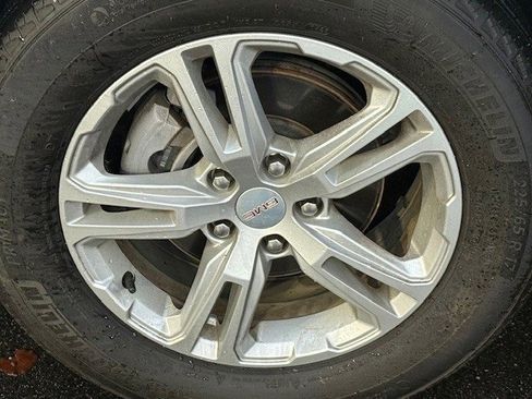 Certified 2023 GMC Terrain SLE w/ Driver Convenience Package image 12