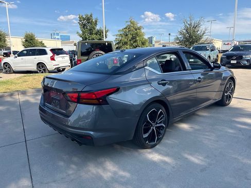 Used 2025 Nissan Altima 2.5 SR FWD image 5