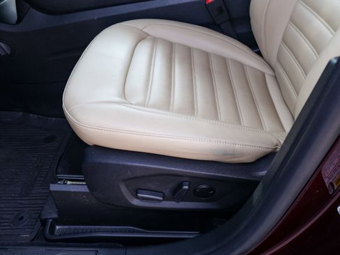 Used 2024 Ford Edge SEL w/ Convenience Package image 13