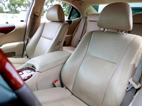 Used 2007 Lexus LS 460 image 6