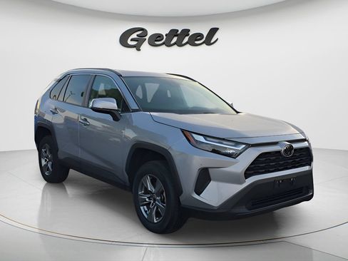 Used 2024 Toyota RAV4 XLE FWD image 3