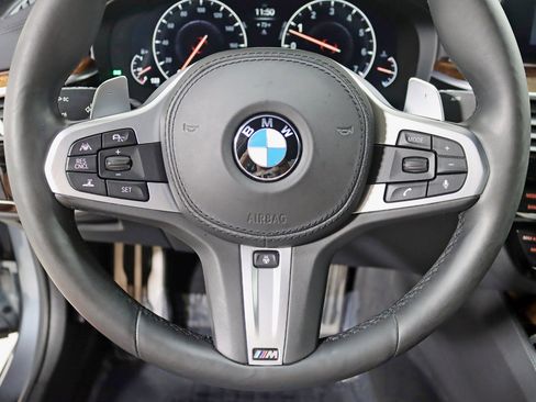 Used 2019 BMW M550i xDrive w/ Dynamic Handling Package image 16