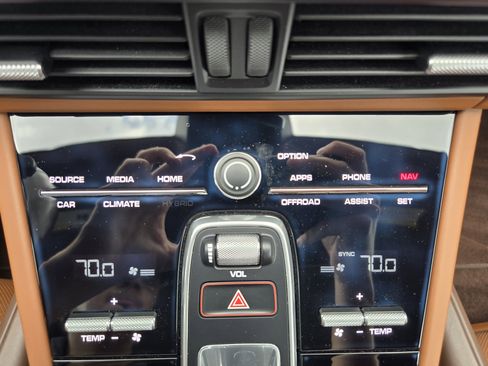 Used 2019 Porsche Cayenne Turbo image 14