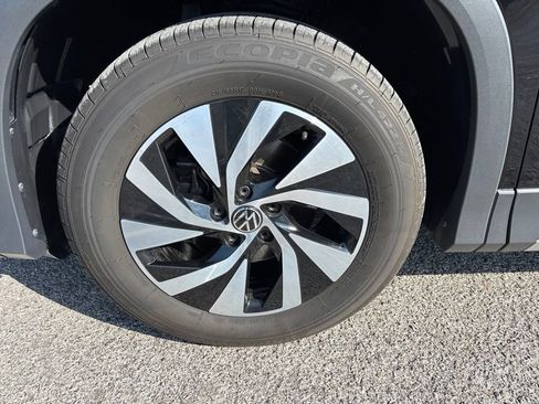 Used 2025 Volkswagen Tiguan S FWD image 8