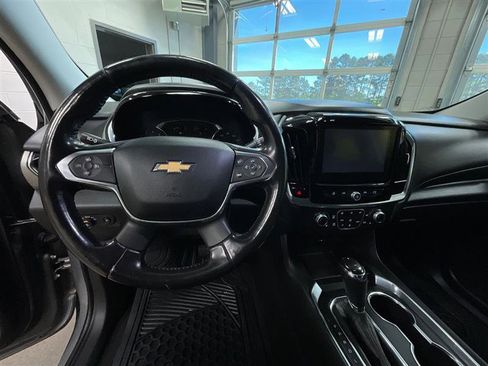 Used 2018 Chevrolet Traverse LT FWD image 14