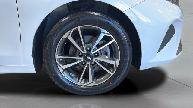 Used 2022 Kia Forte LXS FWD image 23