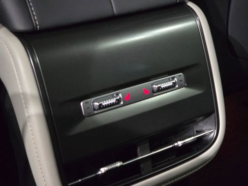 New 2025 Lincoln Nautilus Premier w/ Equipment Group 102A image 31