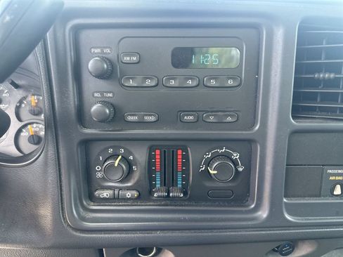 Used 2004 Chevrolet Silverado 1500 W/T RWD image 21