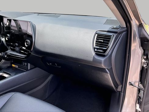 Used 2025 Lexus NX 250 FWD w/ Accessory Package (Z1) image 16