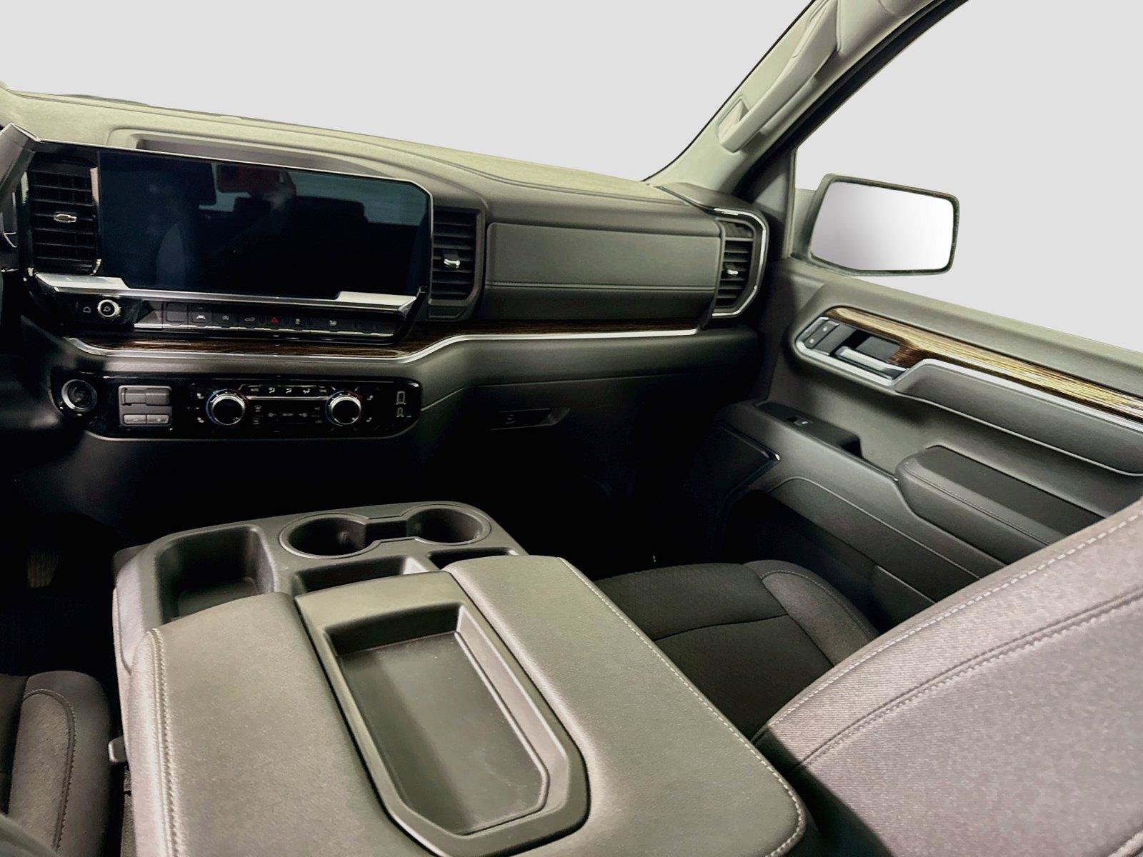 Used 2025 GMC Sierra 1500 SLE AWD/4WD image 16