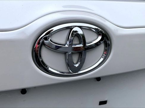 Used 2019 Toyota Highlander LE image 30