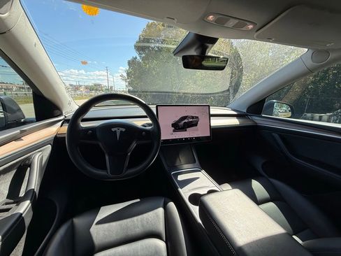 Used 2023 Tesla Model Y Long Range image 19