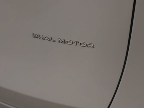 Used 2023 Tesla Model Y AWD image 45
