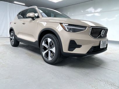 Certified 2025 Volvo XC40 B5 Core w/ Protection Package Premier