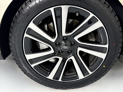 Used 2023 Land Rover Range Rover SE AWD/4WD image 32