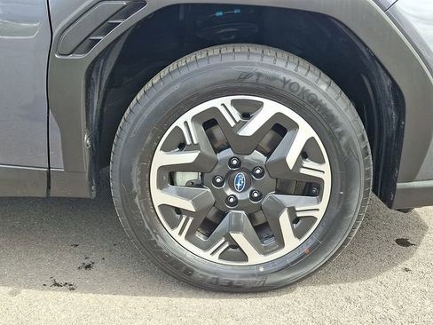 Certified 2025 Subaru Forester Premium AWD/4WD image 9