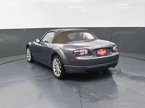 Used 2006 MAZDA MX-5 Miata Grand Touring w/ Premium Pkg RWD image 6