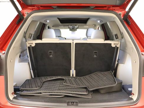 Certified 2024 Volkswagen Atlas SE FWD image 19