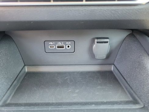 Used 2025 Nissan Altima 2.5 SV FWD image 14