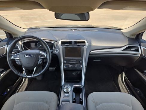 Used 2019 Ford Fusion SE w/ Equipment Group 151A FWD image 14