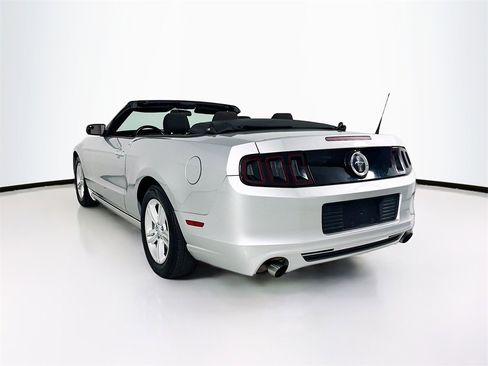 Used 2014 Ford Mustang Convertible image 8