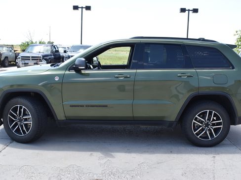 Used 2021 Jeep Grand Cherokee Trailhawk w/ Premium Lighting Group AWD/4WD image 9