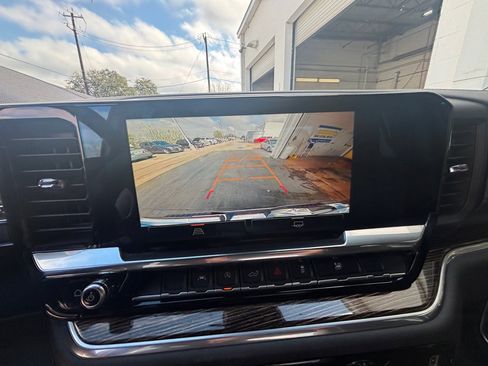 Used 2022 GMC Sierra 1500 Elevation image 9