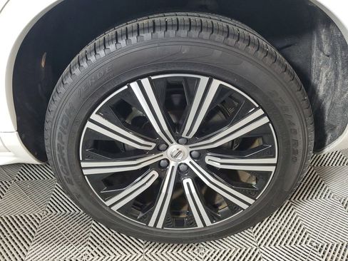 Certified 2024 Volvo XC90 B5 Plus w/ Protection Package Premier image 13