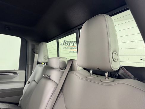 Used 2024 Chevrolet Silverado 2500 LTZ w/ LTZ Plus Package AWD/4WD image 31