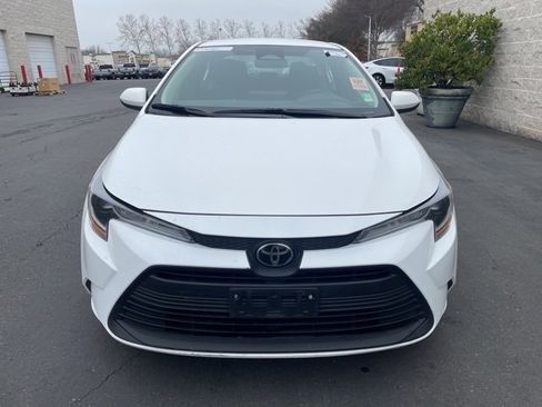 Certified 2024 Toyota Corolla LE image 2