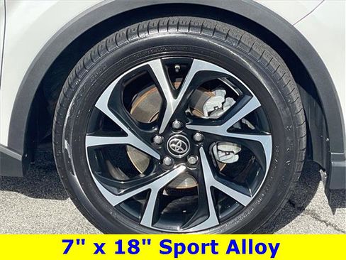 Used 2021 Toyota C-HR XLE image 10