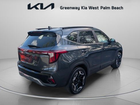 Certified 2025 Kia Seltos SX w/ SX Sunroof Package image 8