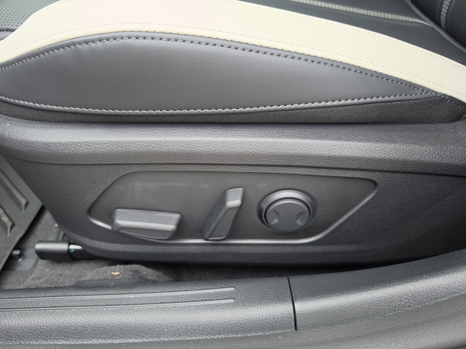 New 2026 Kia K5 GT-Line w/ GT-Line Premium Package FWD image 7