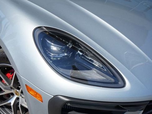 Used 2023 Porsche Macan S image 12