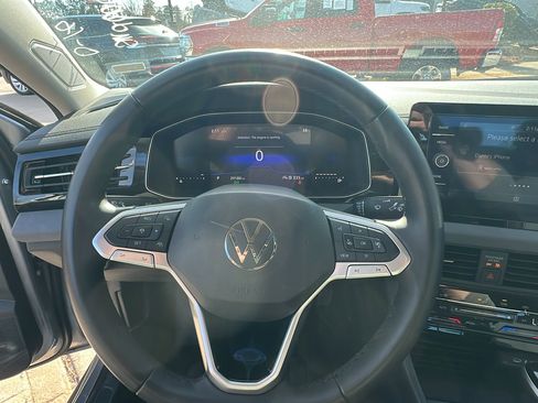 Used 2025 Volkswagen Jetta SE image 26