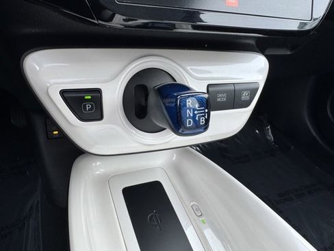 Used 2018 Toyota Prius Four image 15