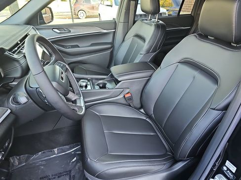 New 2025 Jeep Grand Cherokee Limited w/ Black Appearance Package image 15