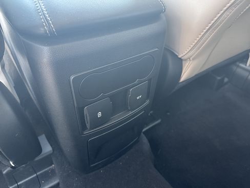 Used 2023 Ford Explorer XLT w/ Equipment Group 202A AWD/4WD image 20
