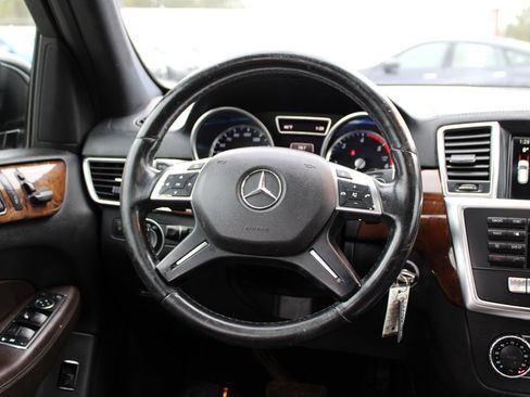 Used 2015 Mercedes-Benz GL 320 BlueTEC 4MATIC image 13