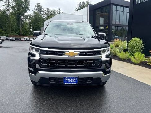 Used 2023 Chevrolet Silverado 1500 LT AWD/4WD image 2