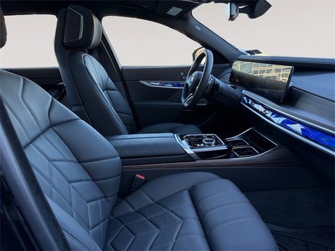 Certified 2026 BMW 750e xDrive w/ Executive Package image 15