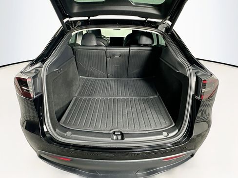 Used 2023 Tesla Model Y Performance image 26