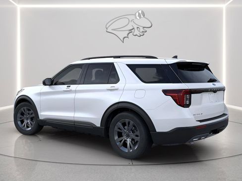 New 2026 Ford Explorer Active w/ Active Comfort Package image 4
