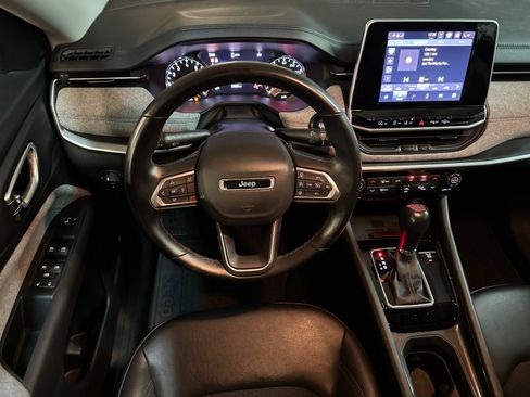 Certified 2022 Jeep Compass Latitude w/ Convenience Group image 13