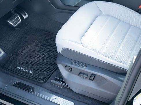 New 2026 Volkswagen Atlas Cross Sport SEL R-Line image 27